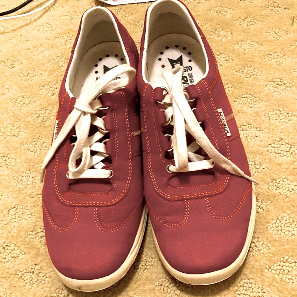 Mephisto “Runoff” woman’s leather walking shoes. Size 8